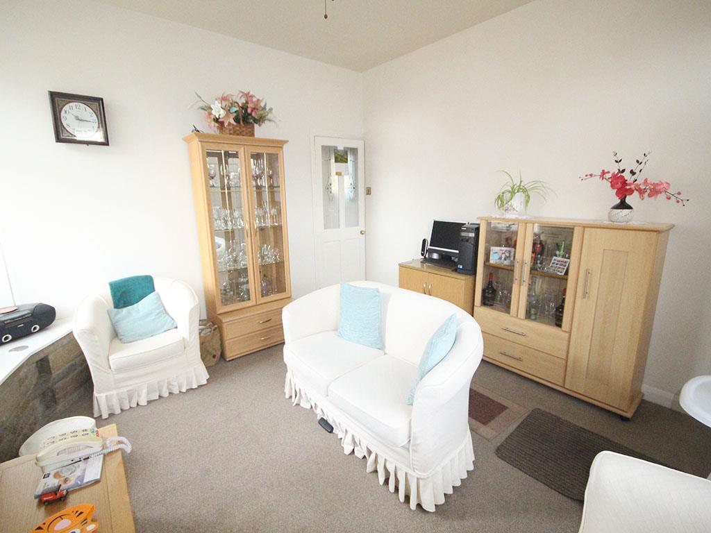 2 bedroom end terrace house SSTC in Earby - IMG_3288.jpg